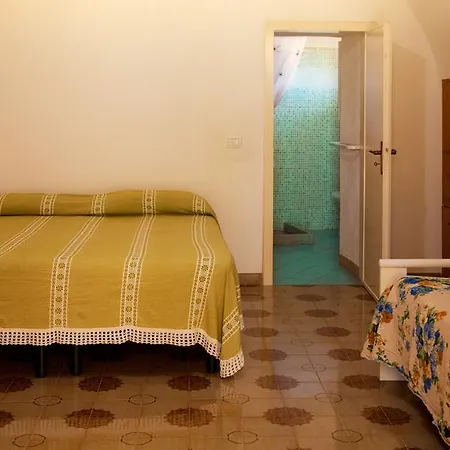 Trullo La Noce * Castrignano del Capo