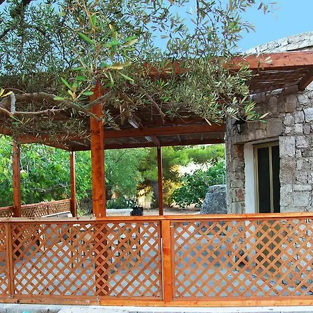 Trullo La Noce Castrignano del Capo